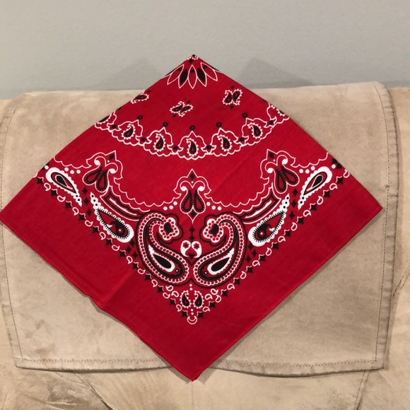 - Red Bandanna/Scarf - Picture 1 of 7